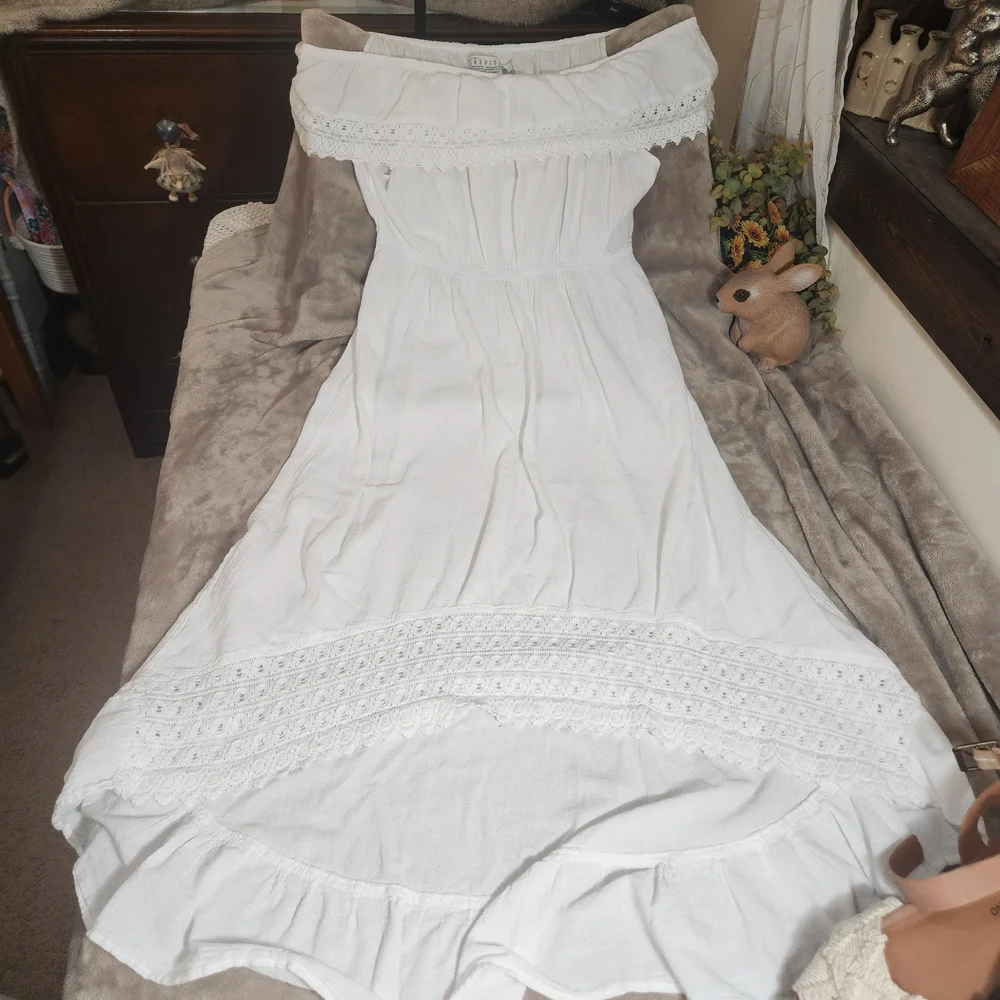 Lovely White Off-Shoulder High Low Dress; Beach Ready ππππΌπππ - Picture 1 of 13